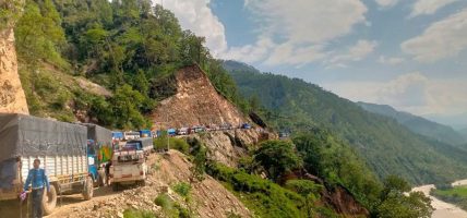 नेपालगञ्जबाट ३२ दिनमा खार्पु पुगे मालबाहक ट्रक