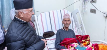प्रधानमन्त्री ओलीका बुवा अस्पताल भर्ना
