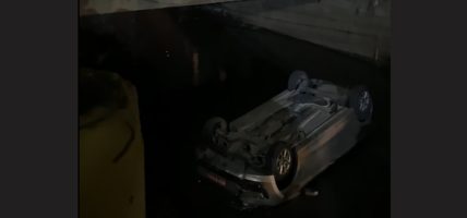 धोबिखोलामा खस्यो कार